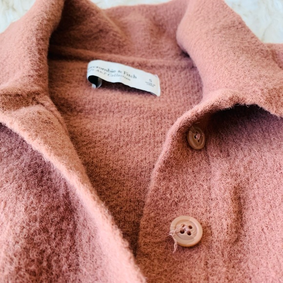 Abercrombie & Fitch Pull-Over - Picture 7 of 7